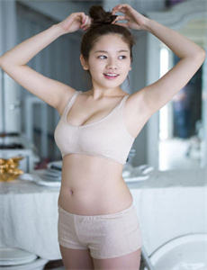 《抠逼网-丛林女超人在线完整播放免费观看》
