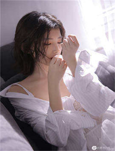 《安在模-丝袜美女广场舞》